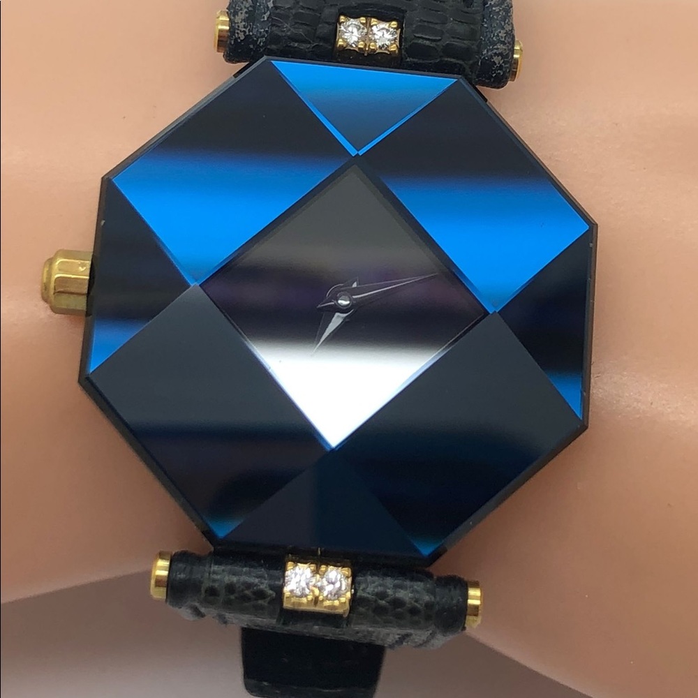 H.Stern 18 K 12 Diamonds & Sapphire Quartz Watch.